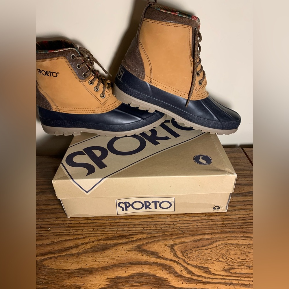 Women’s Sporto Tan and Navy Duck Boots